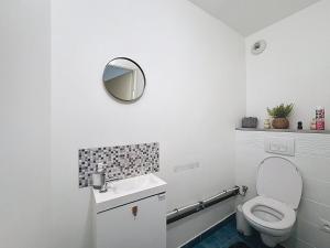 Ένα μπάνιο στο Apt serenity home 2 bedrooms paris cercy pontoise +4 φωτογραφίες