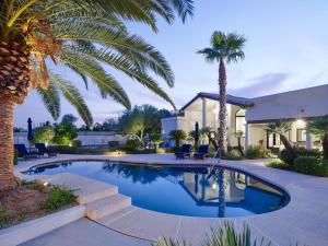 Πισίνα στο ή κοντά στο Luxury Mountain Estate-Pool-Spa-BBQ+Bar-Fire pit