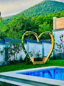 Πισίνα στο ή κοντά στο Qafqaz Mountside Chalet