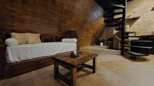 Ένα ή περισσότερα κρεβάτια σε δωμάτιο στο The Love Triangle - Glamping at Karuna El Nido