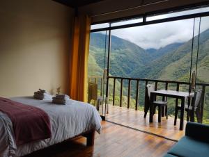 Nespecifikovaný výhled na hory nebo výhled na hory při pohledu z hotelu