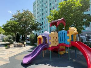 Herní místnost nebo prostor pro děti v ubytování Modern Stylish Living, 1-Bedroom Nearby City Center