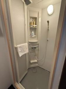 Ένα μπάνιο στο 東京BnBホテル