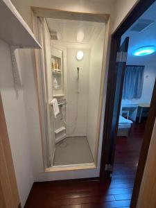 Ένα μπάνιο στο 東京BnBホテル