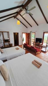 Кровать или кровати в номере Daisy Hill Retreat +42 фотографии