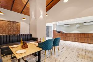 Χώρος καθιστικού στο Townhouse Vibhuti Khand Gomti Nagar Formerly Pratham Inn