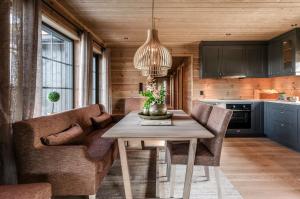 Kuchyň nebo kuchyňský kout v ubytování New Cabin With Views Of Tisleiefjorden