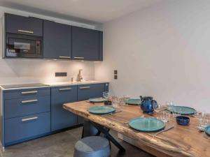 Η κουζίνα ή μικρή κουζίνα στο Appartement rénové 2 chambres, proche pistes, parking inclus - FR-1-566-85 +1 φωτογραφίες