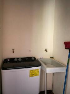 Imagen de la galería de M&M Container Home, en Sardinal