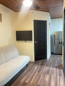 Imagen de la galería de M&M Container Home, en Sardinal