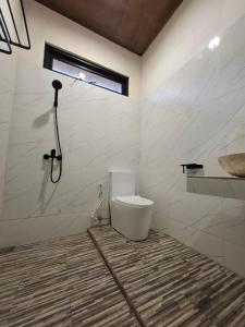 Ένα μπάνιο στο Mini Village