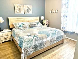 En eller flere senge i et værelse på Island Palms - welcome winter texans and Everyone