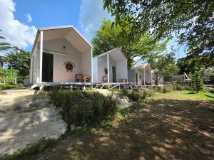 Κήπος έξω από το ไวท์ เฮ้าท์ แคมป์ ชะอม