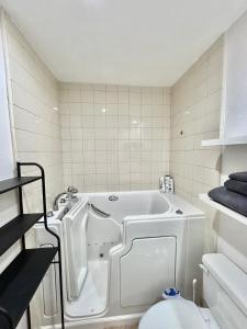 Fotografie z fotogalerie ubytování Beautiful Room & Bath by Desert Mountain at Indian Wells v destinaci Indian Wells + 4 fotografie