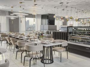 Εστιατόριο ή άλλο μέρος για φαγητό στο Novotel Suites Manila at Acqua