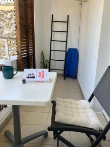 Φωτογραφία από το άλμπουμ του L'Échappée Bleue Studio 5 min from beach and port σε Saint-Paul