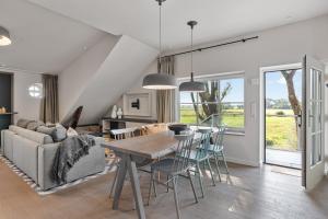 Posezení v ubytování Alte Schule Westerhever Vollerwiek + 18 fotografií