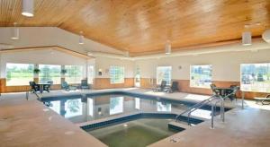 Bazén v ubytování Jinhua World Trade Hotel nebo v jeho okolí