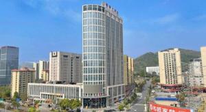 GanzipingにあるHou Yi Grand Hotelの大高層建築