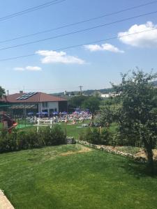 Φωτογραφία από το άλμπουμ του Pensiunea Ursa σε Bistriţa Bîrgăului