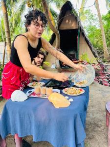 Jídlo v luxury tent nebo okolí