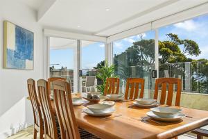 Φωτογραφία από το άλμπουμ του Modern Seafront Luxury, Steps from the Beach στο Σίδνεϊ