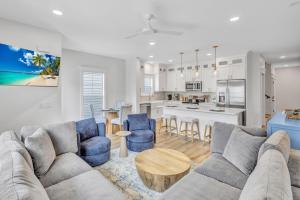 Η κουζίνα ή μικρή κουζίνα στο 200 Olive Shell Court