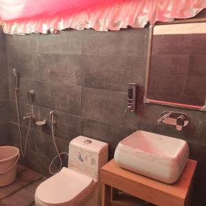 Ένα μπάνιο στο Arc 305 Degree Nature Camp