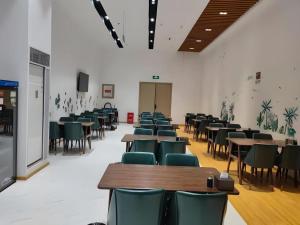 Posezení v ubytování Gya Hotel Beijing Shunyi Yanjing Bridge