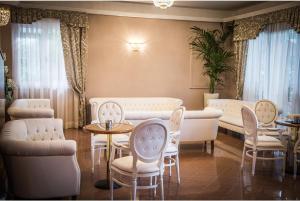 Posezení v ubytování Hotel Donatella Pinarella