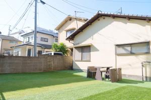 Το κτήριο όπου στεγάζεται  η παραθεριστική κατοικία