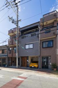 Budova, kde se prázdninový dům nachází