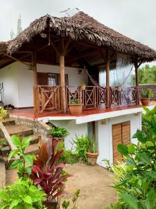 Balkón nebo terasa v ubytování Le Chant des Vagues Île Sainte-Marie