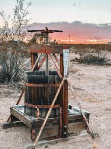 Fotografie z fotogalerie ubytování Romantic Stargazing Escape Starlight Sanctuary v destinaci Joshua Tree