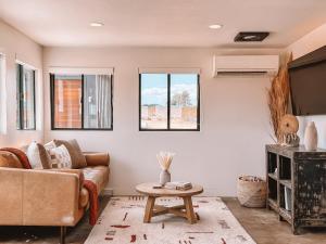 Fotografie z fotogalerie ubytování Romantic Stargazing Escape Starlight Sanctuary v destinaci Joshua Tree