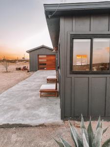 Fotografie z fotogalerie ubytování Romantic Stargazing Escape Starlight Sanctuary v destinaci Joshua Tree