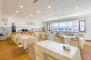 Restaurace v ubytování GreenTree Inn Shenyang Shenhe District Wuai Street