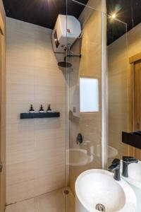 Koupelna v ubytování Solis Loft Villa, Canggu