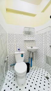 Ένα μπάνιο στο Daisy House Patong