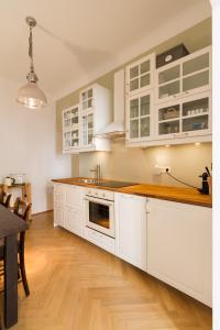 Kuchyň nebo kuchyňský kout v ubytování Apartment Vienna Your home abroad