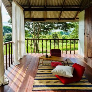 Rõdu või terrass majutusasutuses บ้านเหนือ - a home of neua