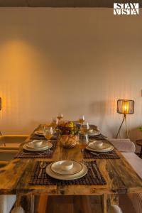 Φωτογραφία από το άλμπουμ του StayVista at The Edge of Sky with BBQ σε Chakrata