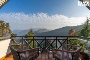 Φωτογραφία από το άλμπουμ του StayVista at The Edge of Sky with BBQ σε Chakrata +21 φωτογραφίες