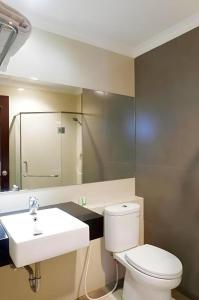 Koupelna v ubytování Kedaton Hotel