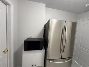 Fotografie z fotogalerie ubytování Cozy Private Suite Two Level Apartment v destinaci Brampton