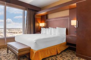 Postel nebo postele na pokoji v ubytování Radisson Hotel Southfield-Detroit + 97 fotografií