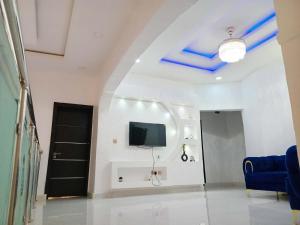 TV a/nebo společenská místnost v ubytování Enis & Banky Home