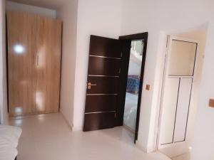 Φωτογραφία από το άλμπουμ του Enis & Banky Home στο Ακούρ +5 φωτογραφίες