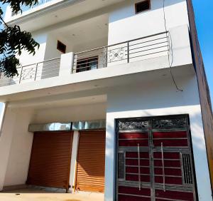 Galeriebild der Unterkunft Hotel O by OYO AK MARRIAGE LAWN in Sītāpur