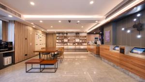 Η κουζίνα ή μικρή κουζίνα στο Hanting Premium Hotel Shanghai Pudong Airport Chenyang Road